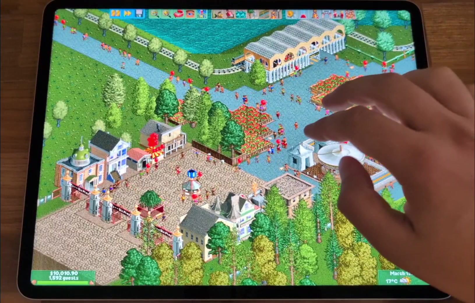 GPT-5.6 Sol перенёс RollerCoaster Tycoon 2 на iPad